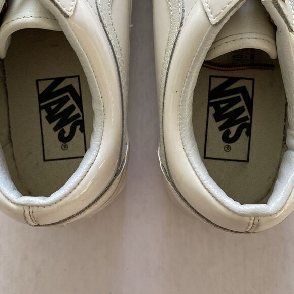 VANS Women’s Old Skool White Patent Leather Sneakers Size 7 - Picture 3 of 9